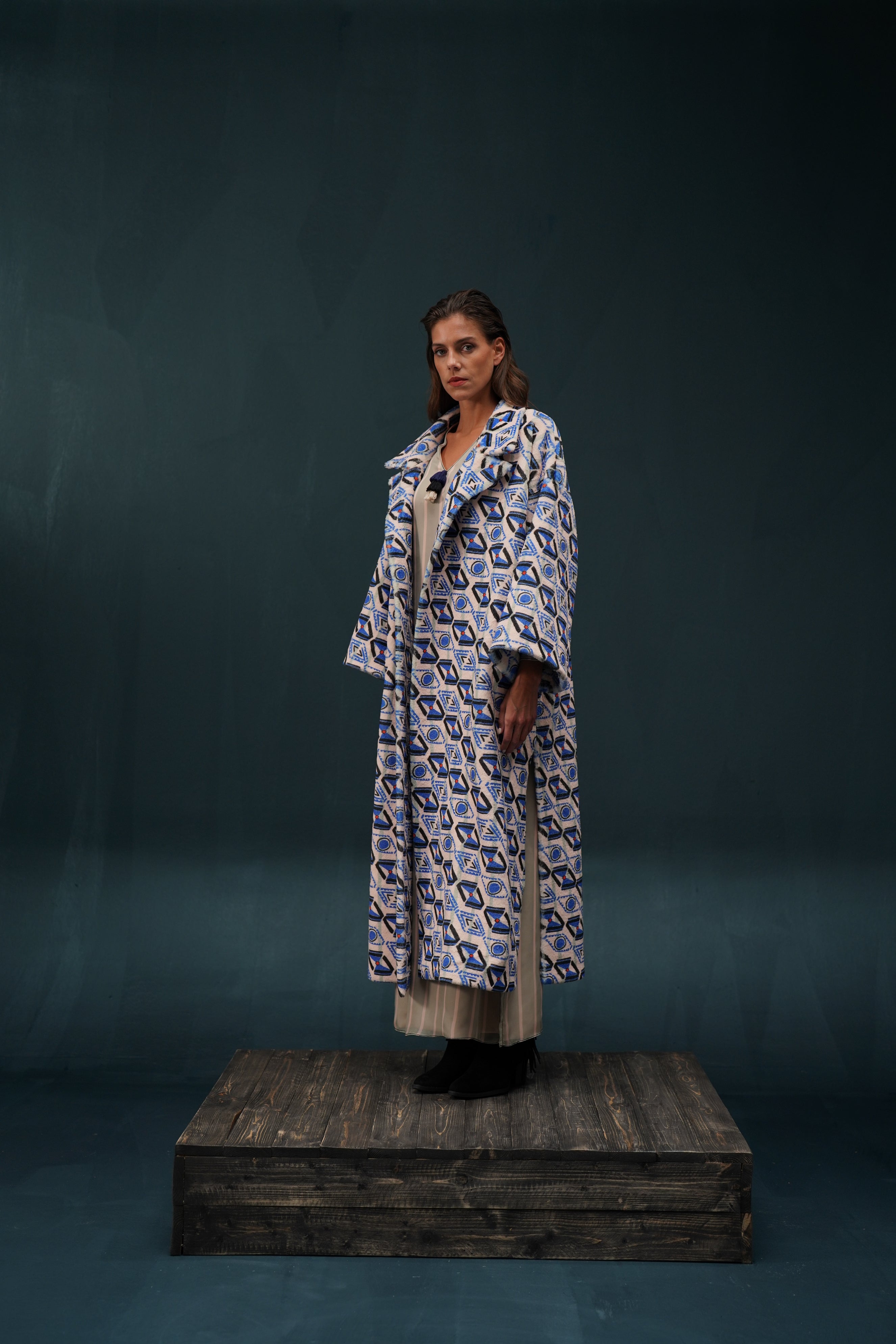 Bisht Heritage / LOOK 04