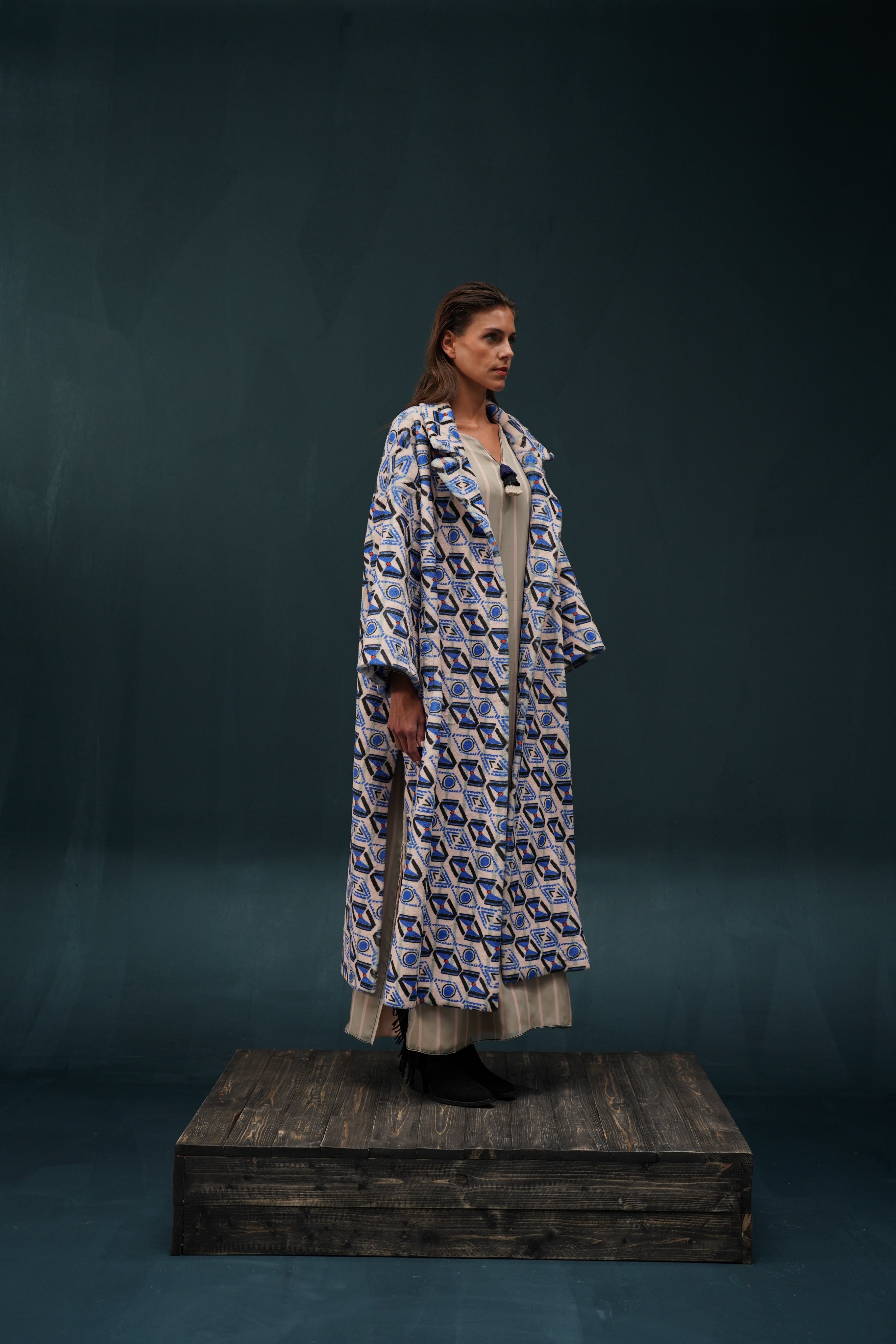 Bisht Heritage / LOOK 04