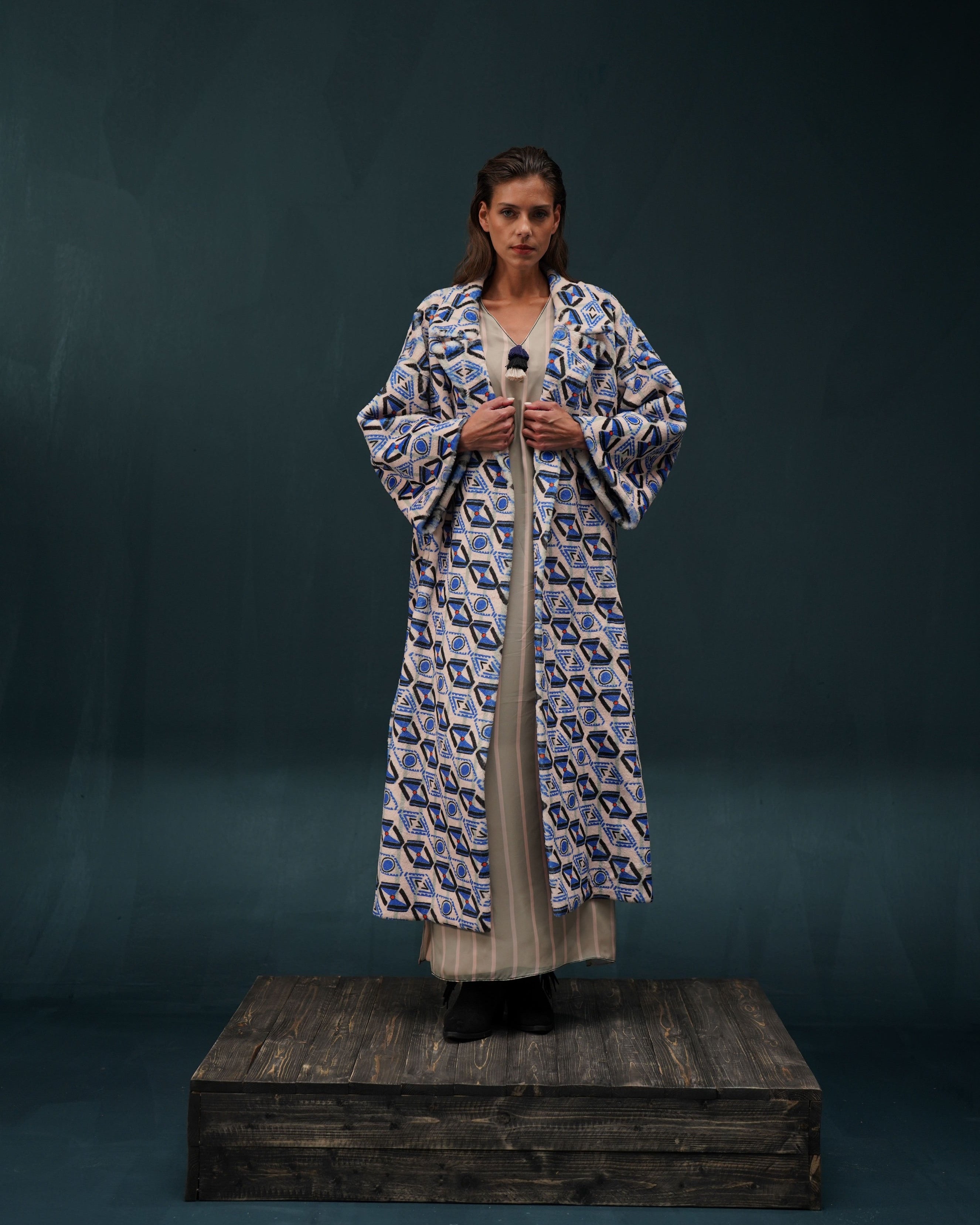 Bisht Heritage / LOOK 04