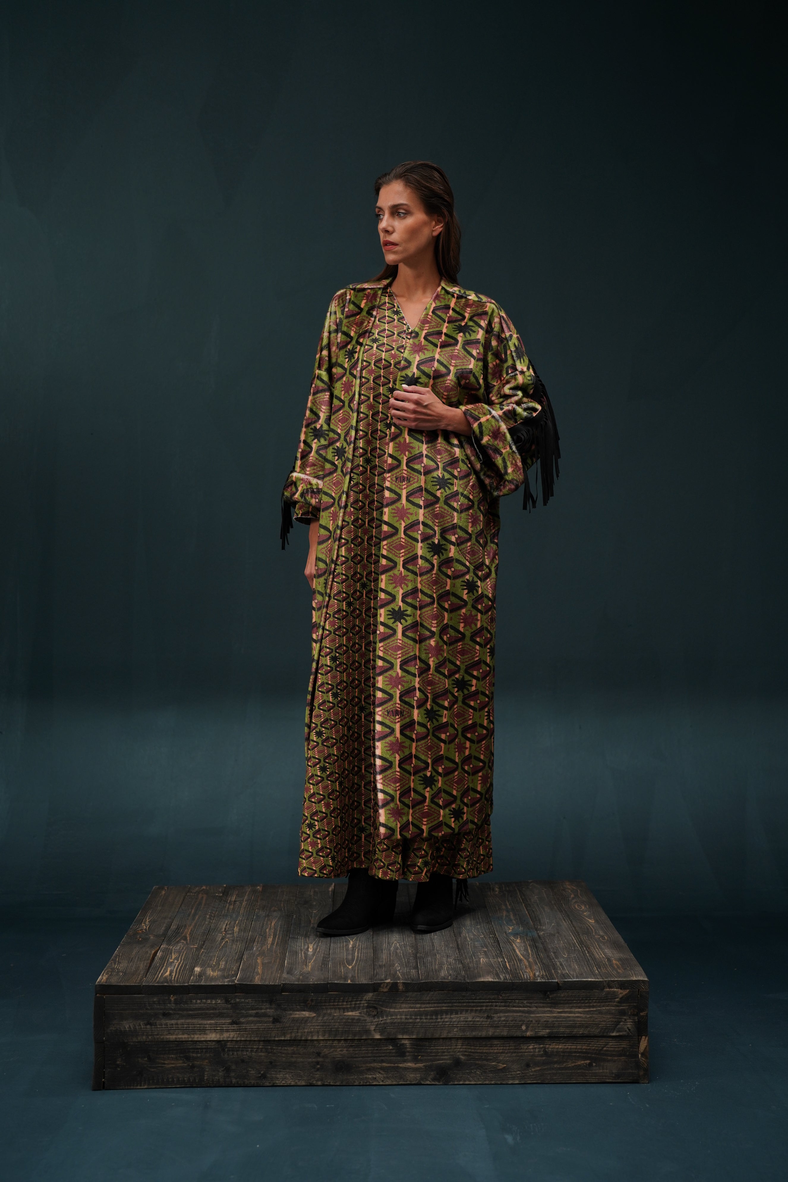 Bisht Heritage / LOOK 07