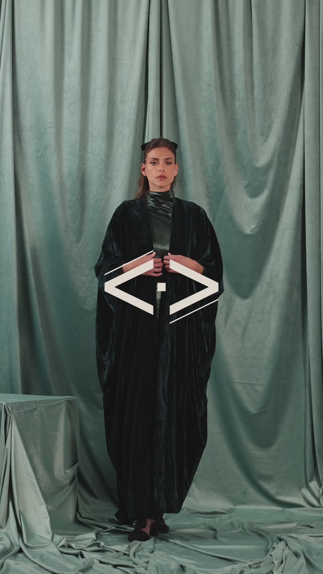 Silhouette Capsule  - Look 02